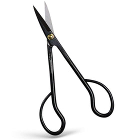 Wazakura Satsuki 7-inch tool ideal for trimming thin branches.