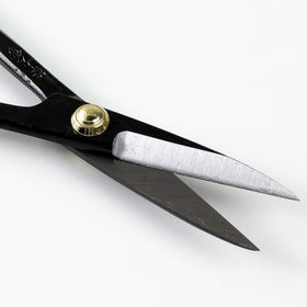 Wazakura Satsuki ergonomic-design for comfortable right-handed use.