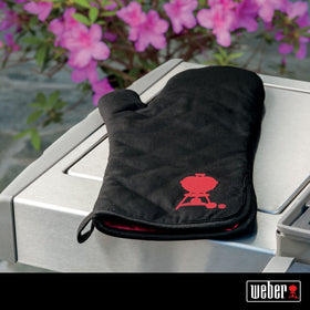 Weber Barbecue Mitt embroidery detail emphasizes the iconic red kettle motif.