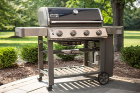 Weber disposable foil pans simplify cleanup after roasting and gravy drippings.