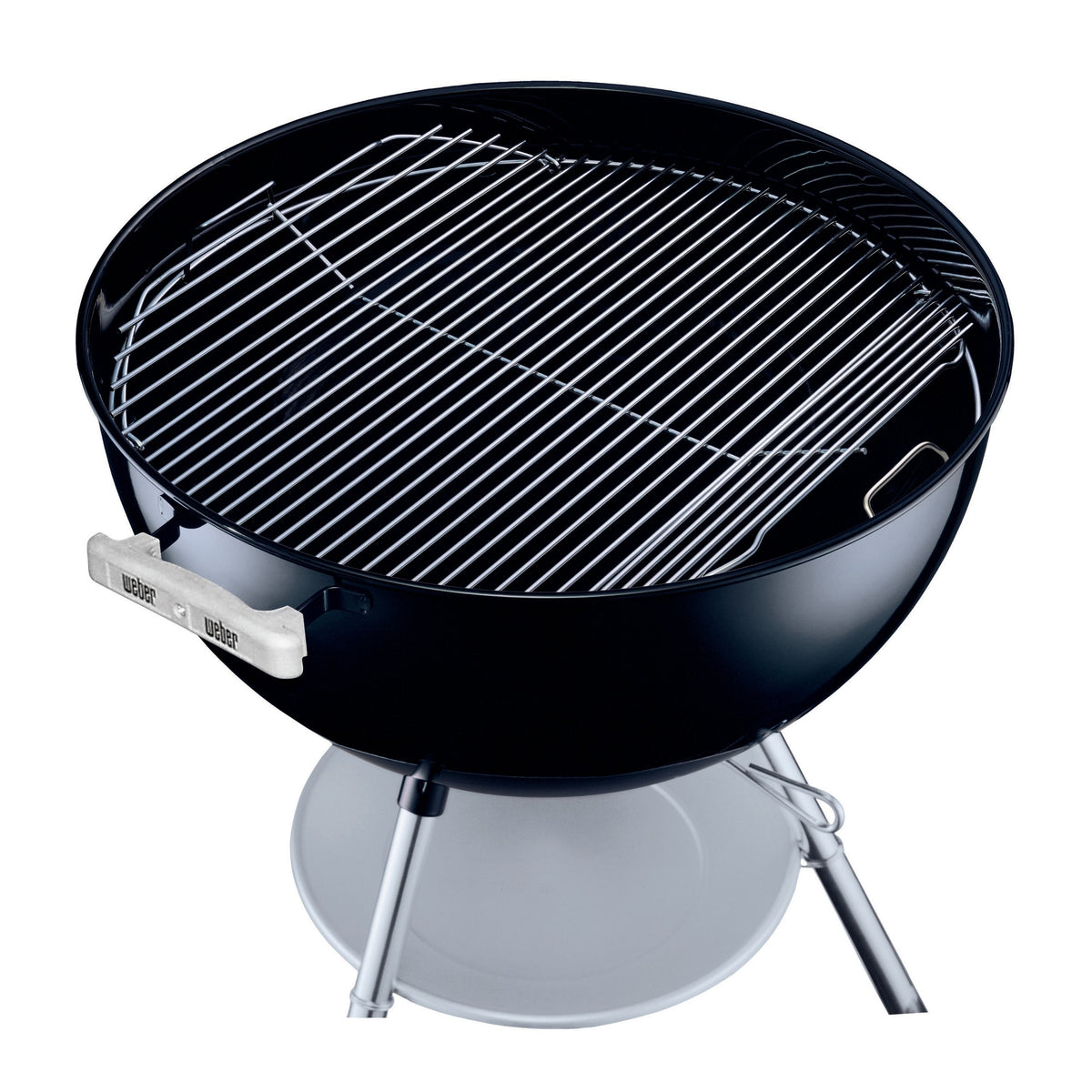 Curved handgrips on the Weber grate enable easy lifting during cooking.
