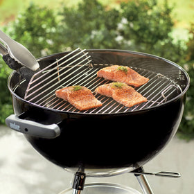 Weber kettle 18-1/2 inch compatibility demonstrated for snug fit