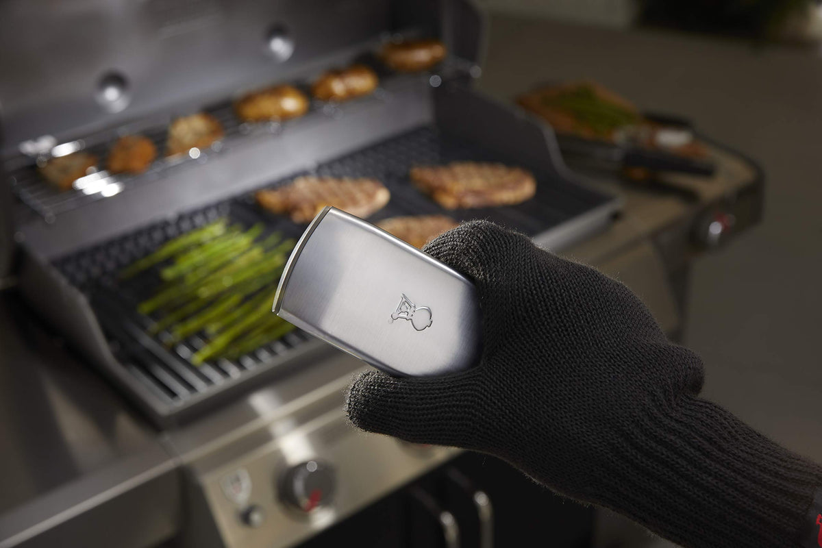 Weber lid-open light activates when the lid opens for precise cooking.