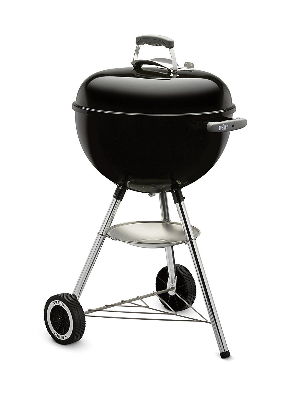 Weber Original Kettle 18-inch lid on for even heat retention.