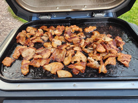 Webroil OG951 griddle pan with a large 17.8 by 12.3 inch surface