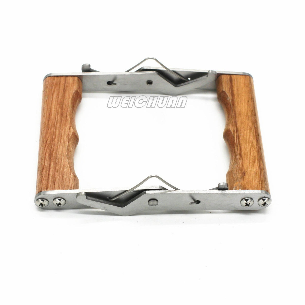 WEICHUAN Frame Grip wooden handle provides ergonomic comfort during long beekeeping sessions.