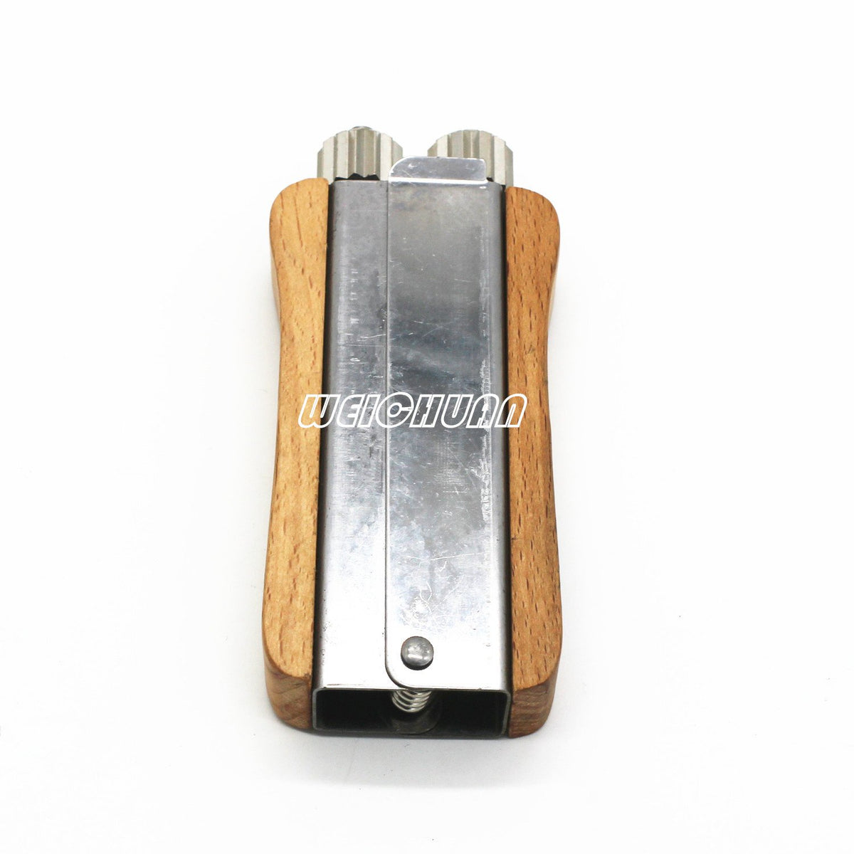 WEICHUAN tensioner featuring a wooden handle for comfortable beekeeping sessions