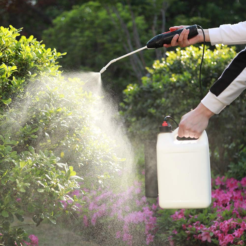 Weirran 36-inch hose reaches distant plants with minimal effort.