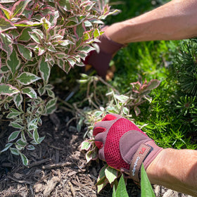 Wells Lamont ComfortHyde adjustable wrist provides secure fit for any task.