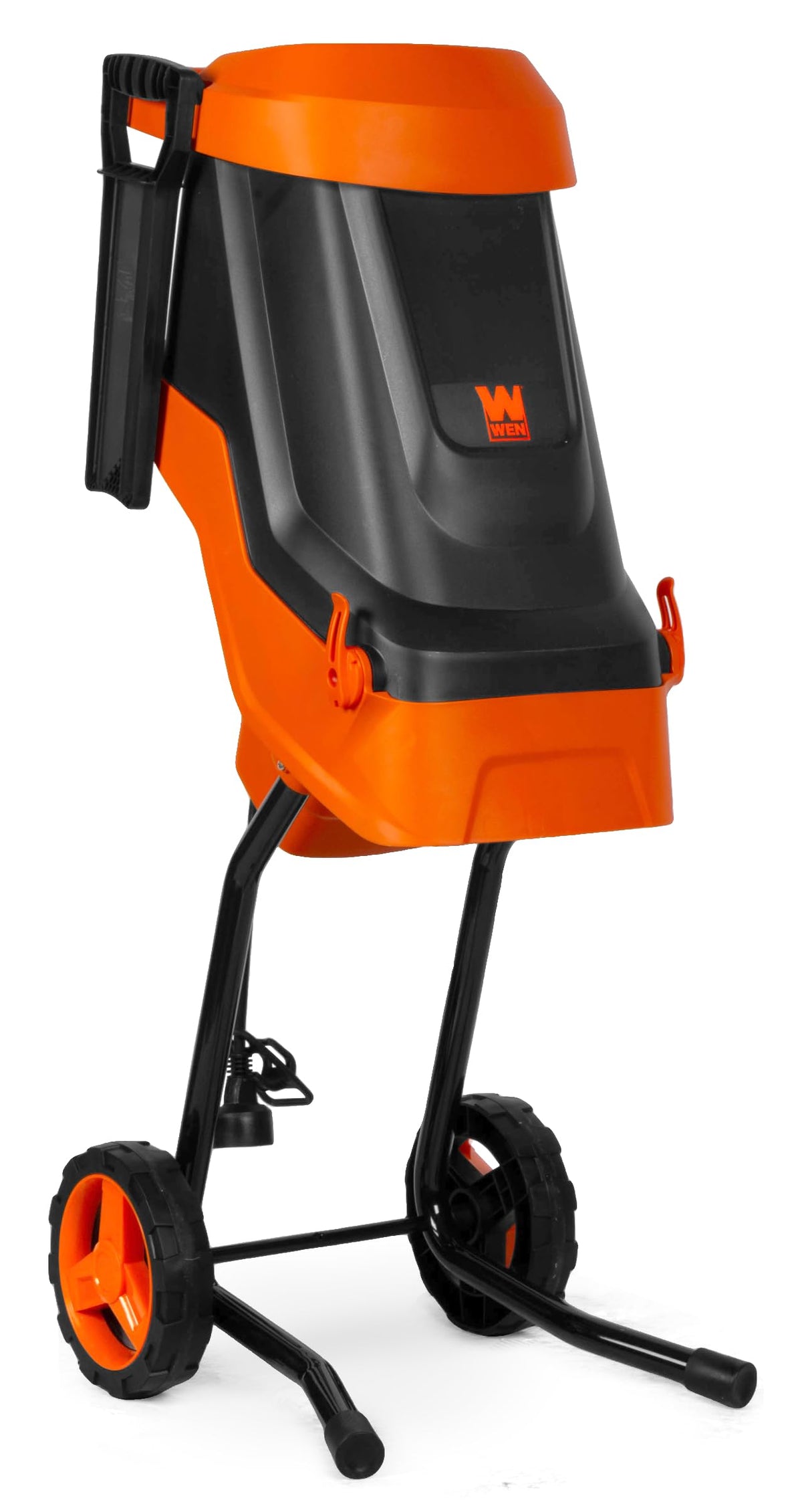 The WEN 41119 chipper hopper converts yard clippings into mulch.