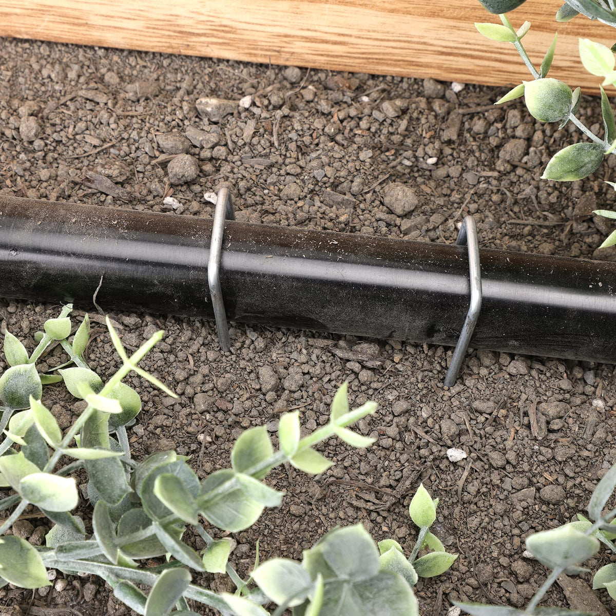 Whonline fence and tent stakes ideal for garden tents, cages, and borders.