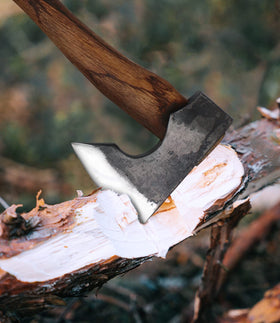 WICING hatchet with leather sheath ready for safe transport