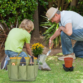 WisaKey pruning shears provide clean cuts.