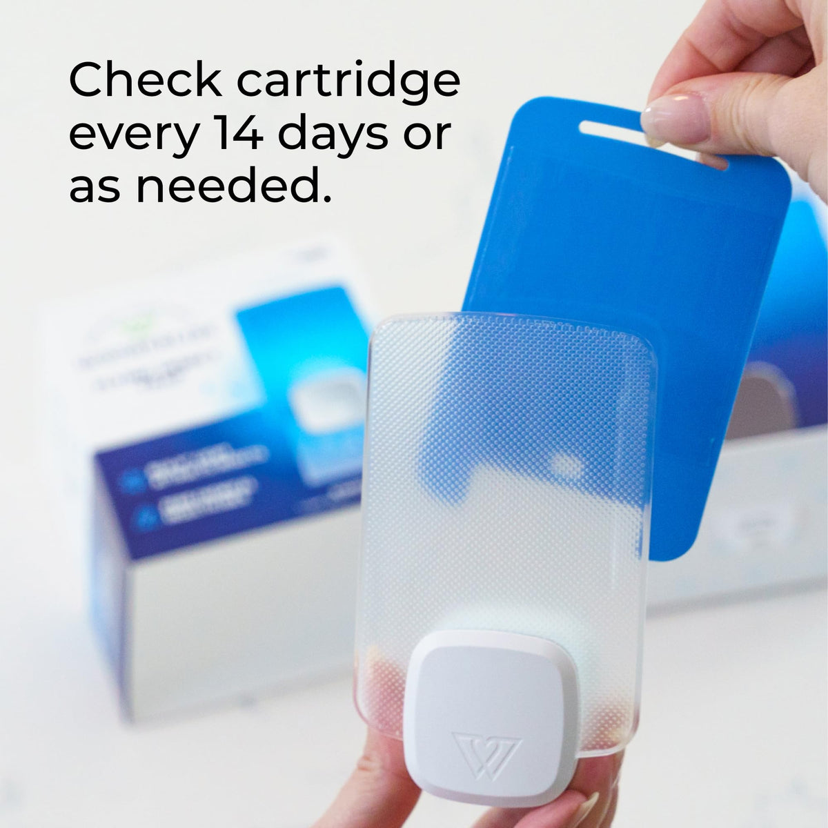 Wondercide blue V-light technology refill attracts flying pests quietly