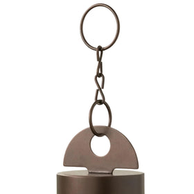 Garden hanging display elevates yard décor with soothing tones