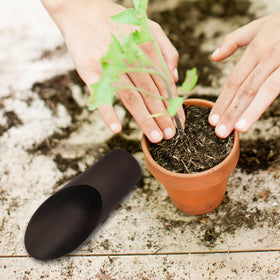 WORAMUK giftable garden tools pack with colorful scoops.