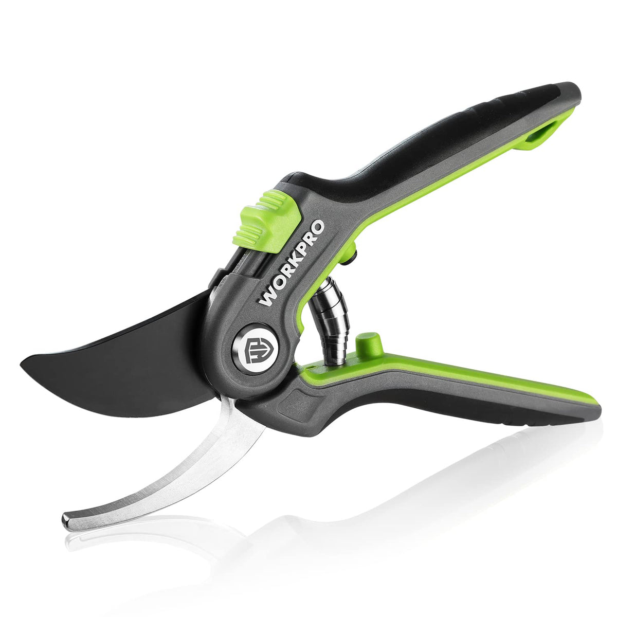 WORKPRO bypass pruning shear blades offer sharp, clean cuts for precise pruning.