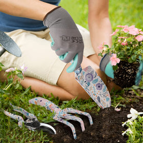 WORKPRO rust-proof aluminum tools designed for durable year-round gardening