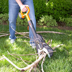 Lightweight WORX Jawsaw designed for safe overhead use.