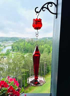 WOWARE 3 oz large capacity moat reduces frequent refills at outdoor feeders.