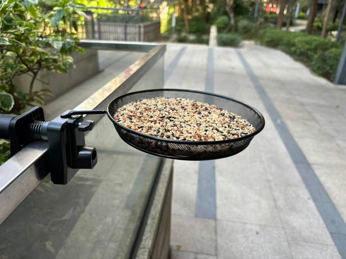 WOWARE rail fence pole mount demonstrates versatile installation.