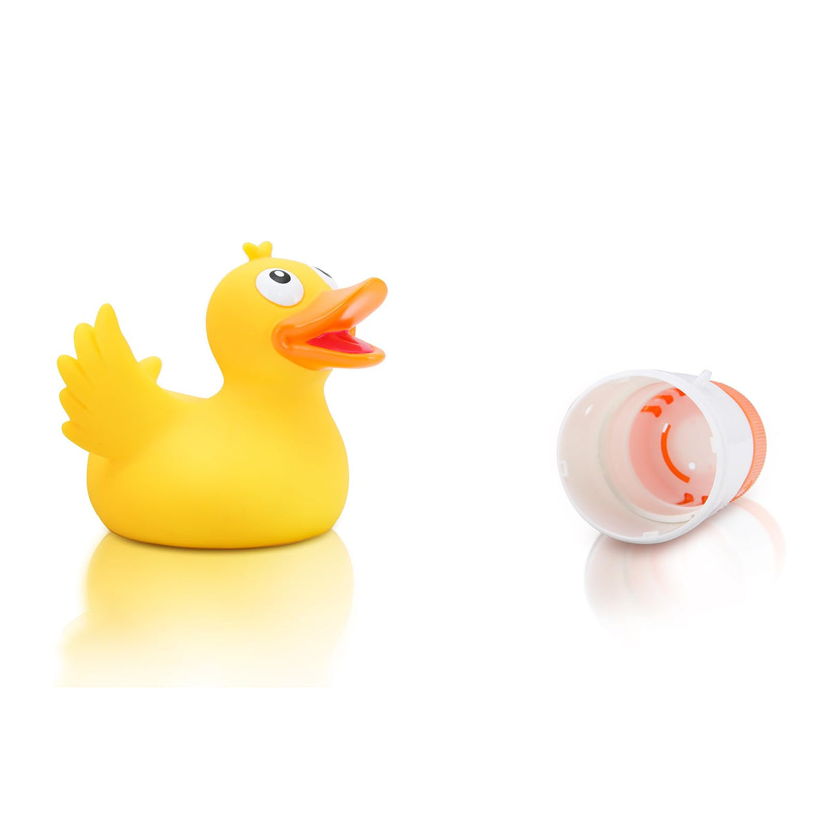 WQTHE Duck floater crafted from durable PP and ABS materials.
