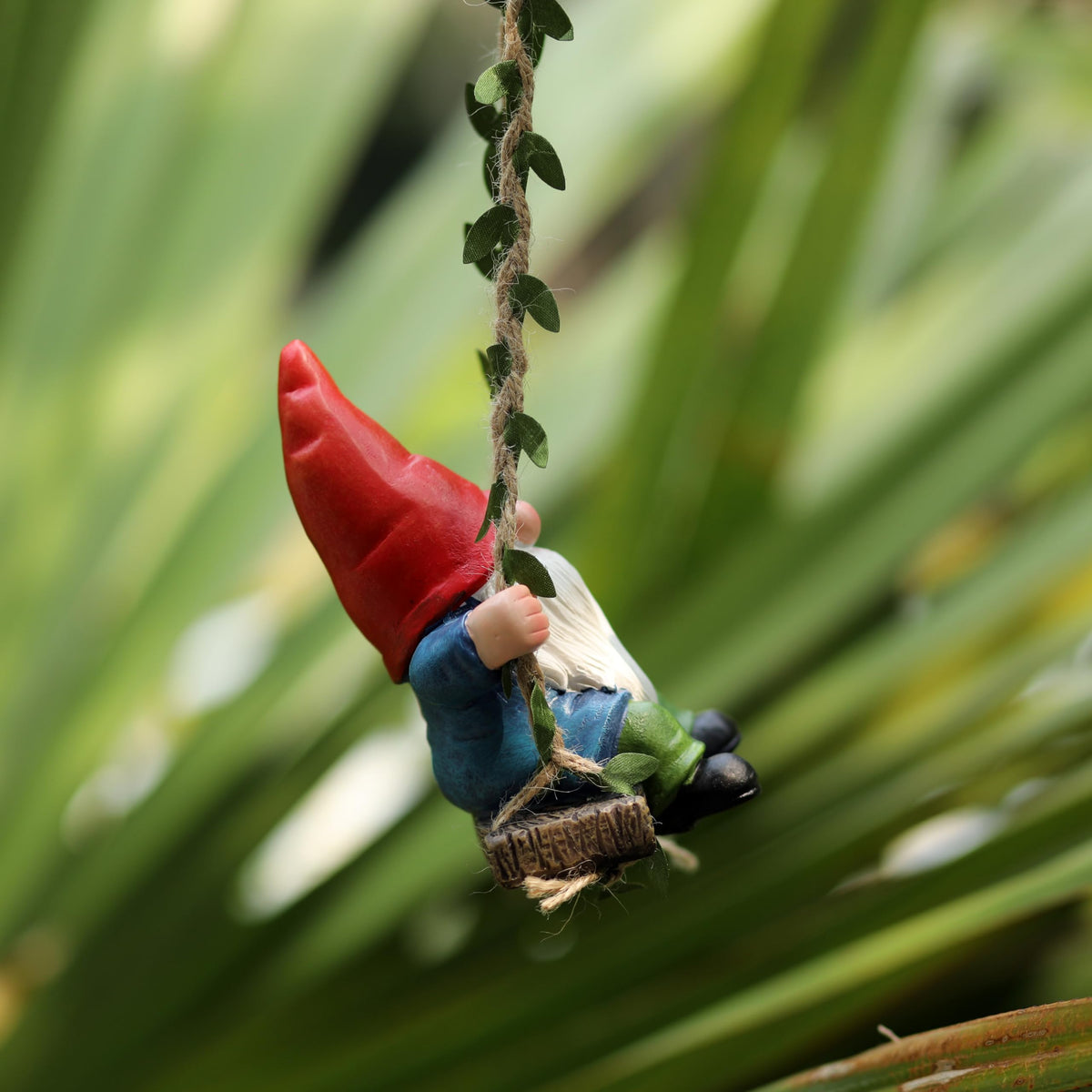 WSHMZYHOME compact garden gnome statue enhances small yard spaces.