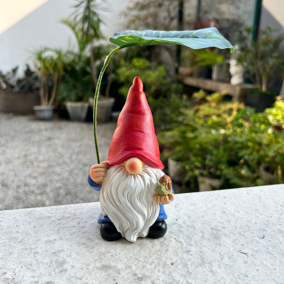 WSHMZYHOME decorative gnome statue for porch or balcony displays.