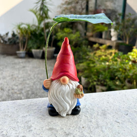 WSHMZYHOME decorative gnome statue for porch or balcony displays.