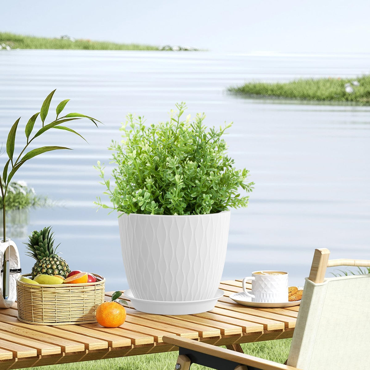 Colorful WSMKSZ ripple pots offer mix-and-match decor options.