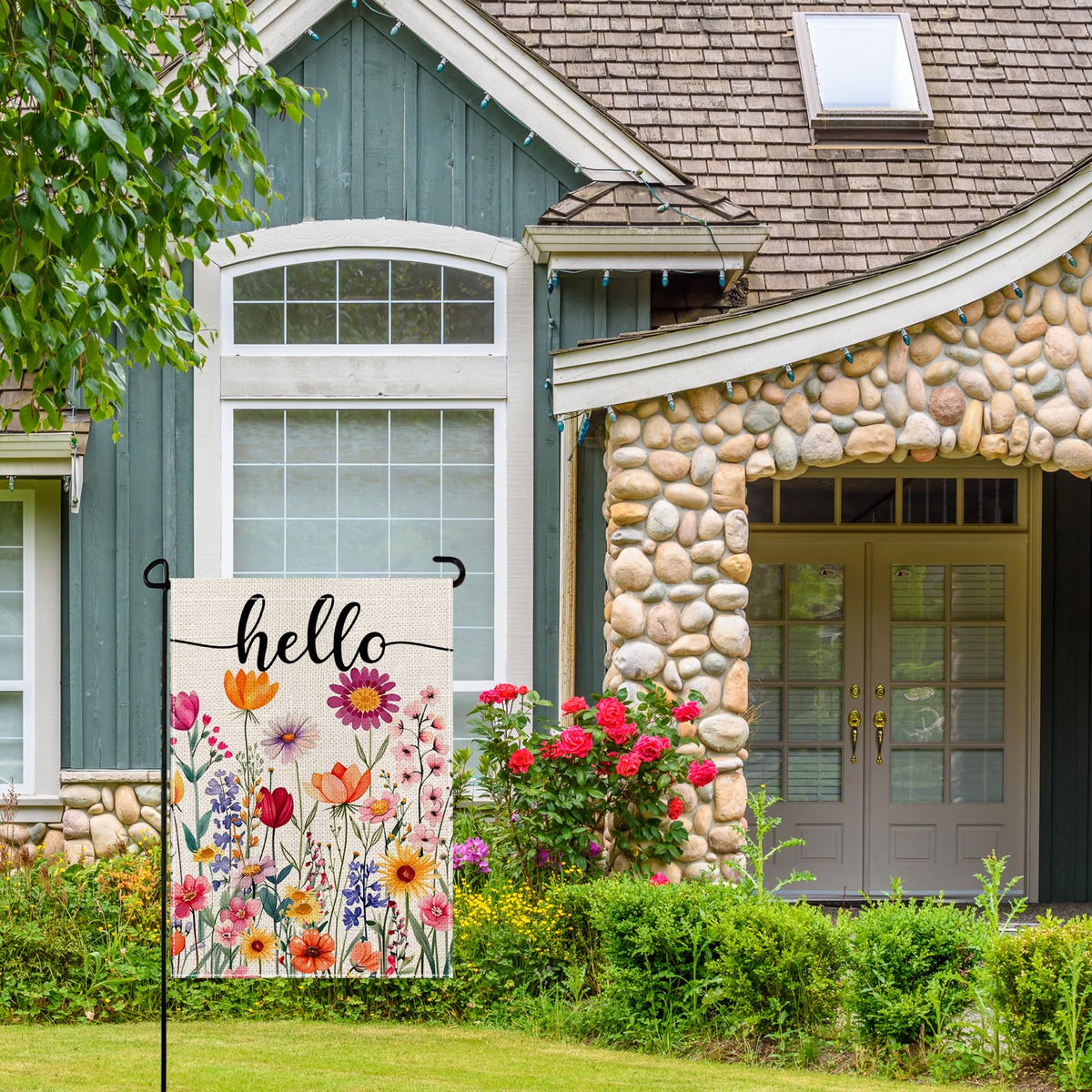 Wyooxoo flower flag detail pattern adds porch charm.
