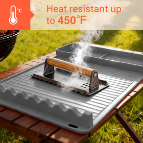 WZGUSXN wavy grip design enhances stability while grilling.