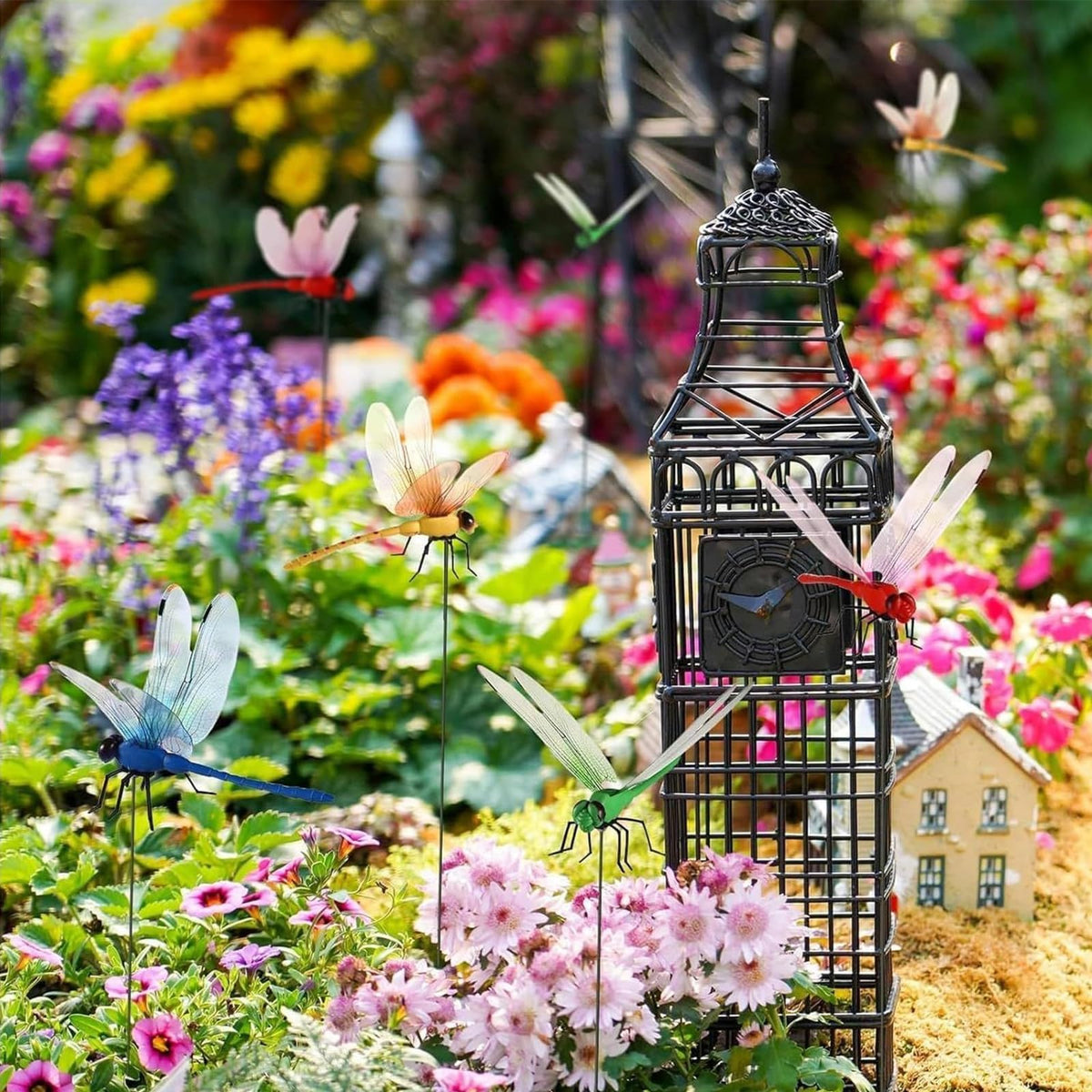 Xandova 3D dragonfly clip showcases realistic wings for garden appeal