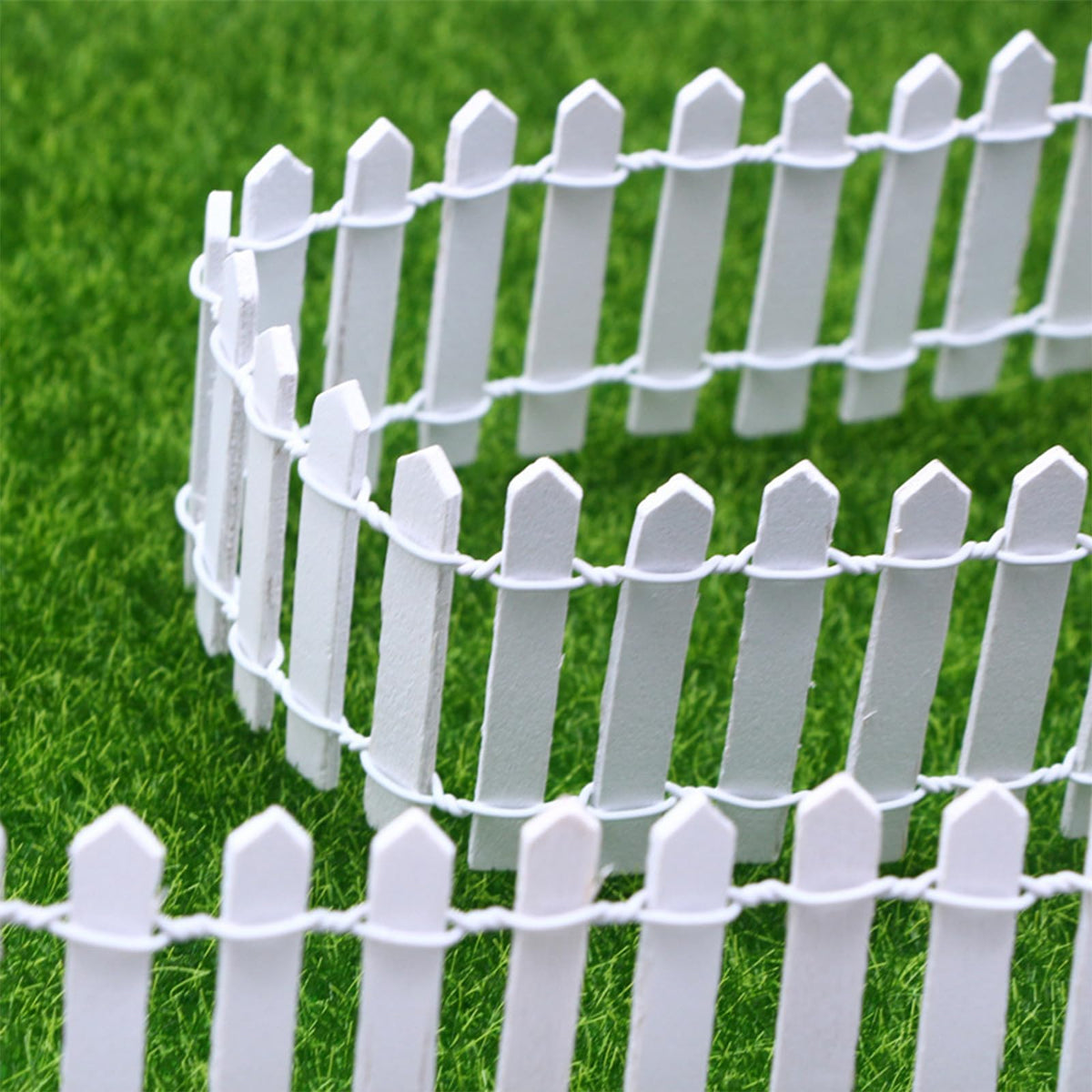 XFGSYXS fence in a craft project for tidy garden edges and borders.