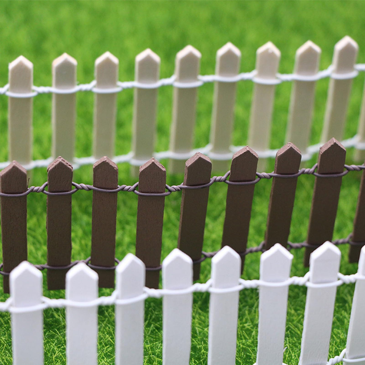 XFGSYXS white decorative fence adds charm to crafts and dioramas.