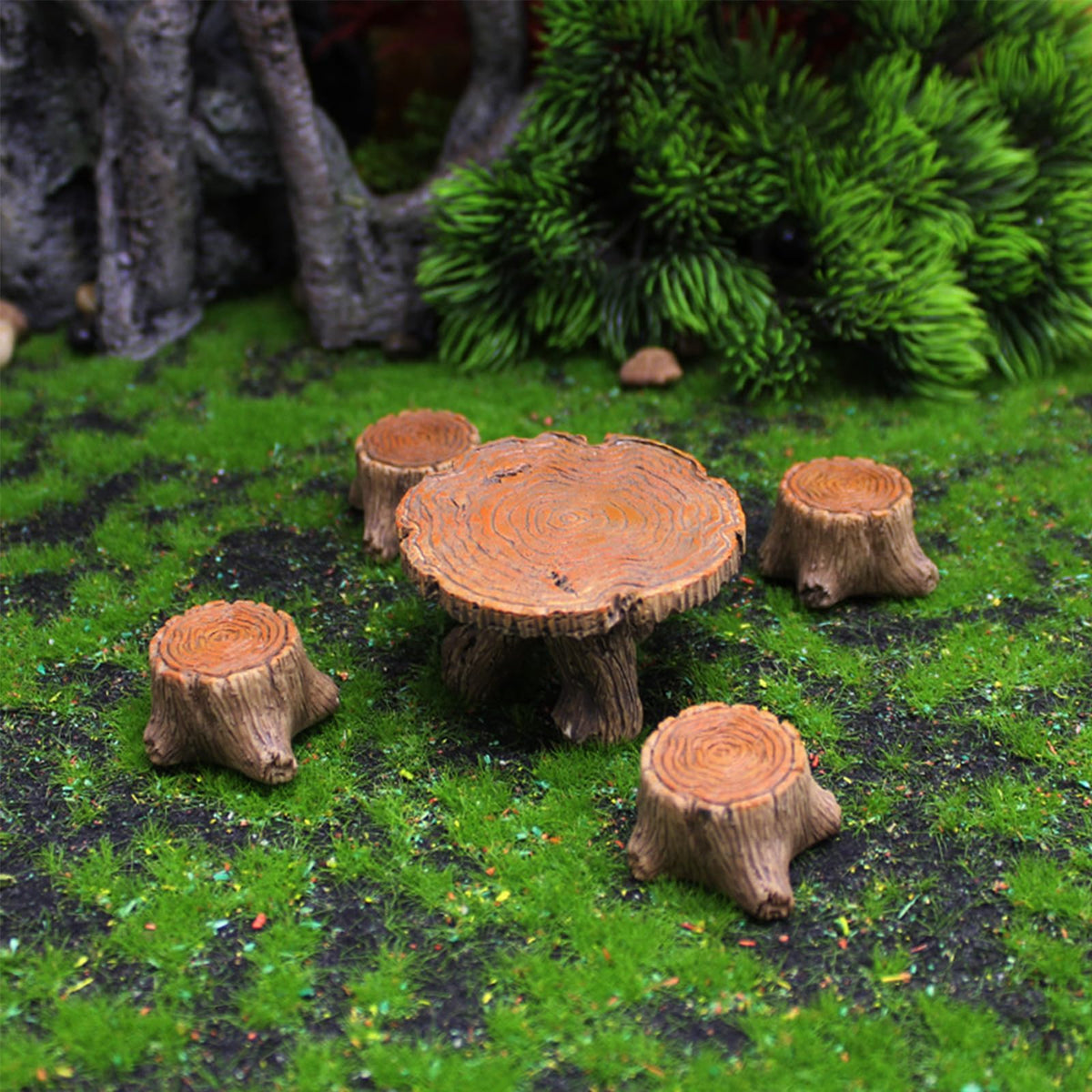 XFGSYXS fairy garden table—stump-inspired miniature centerpiece for rustic dollhouse displays.