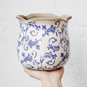 Xiaan Jiaju indoor flower pot suitable for gifting vintage enthusiasts.