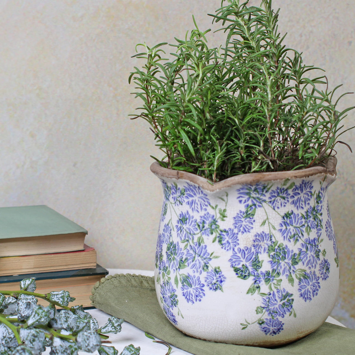 Xiaan Jiaju Tuscan ceramic pot enhances garden and living spaces.