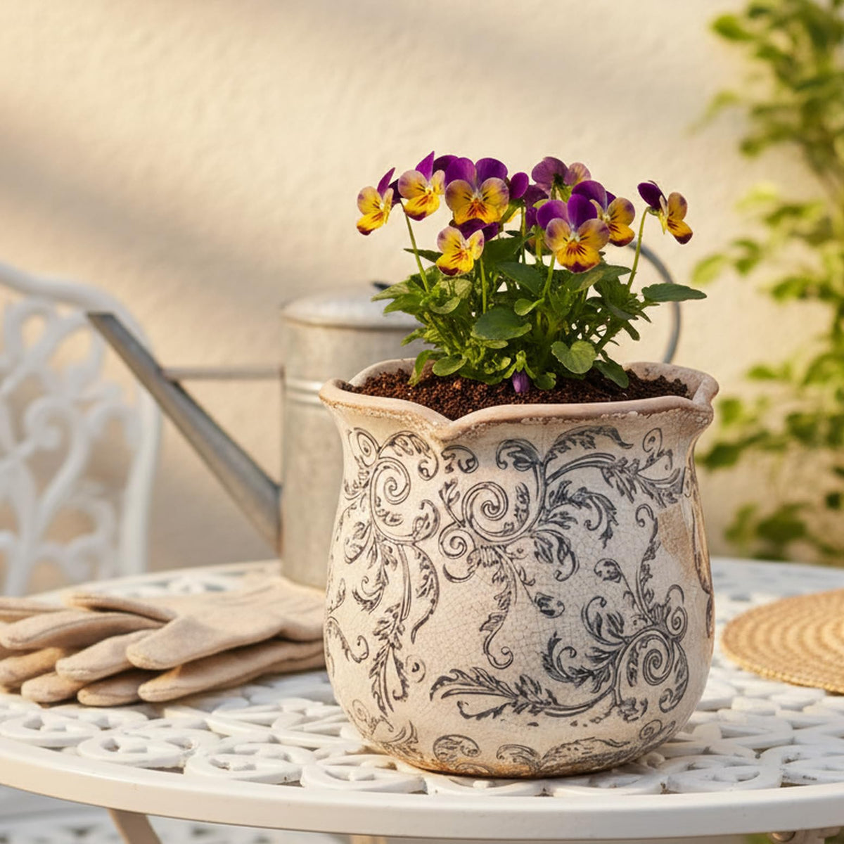 Xiaan Jiaju vintage planter with distressed details for rustic charm
