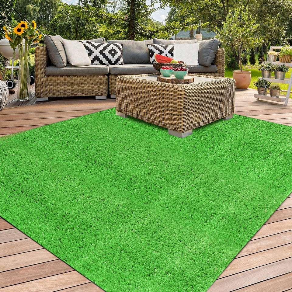 XLX TURF outdoor grass rug 4x4 creates a durable, inviting patio green space.