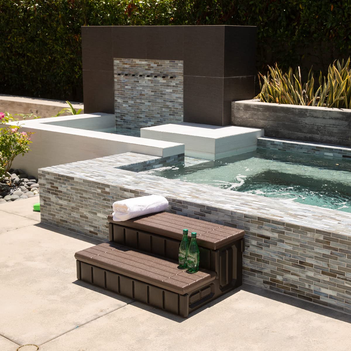XtremepowerUS spa step in two-tone brown and black