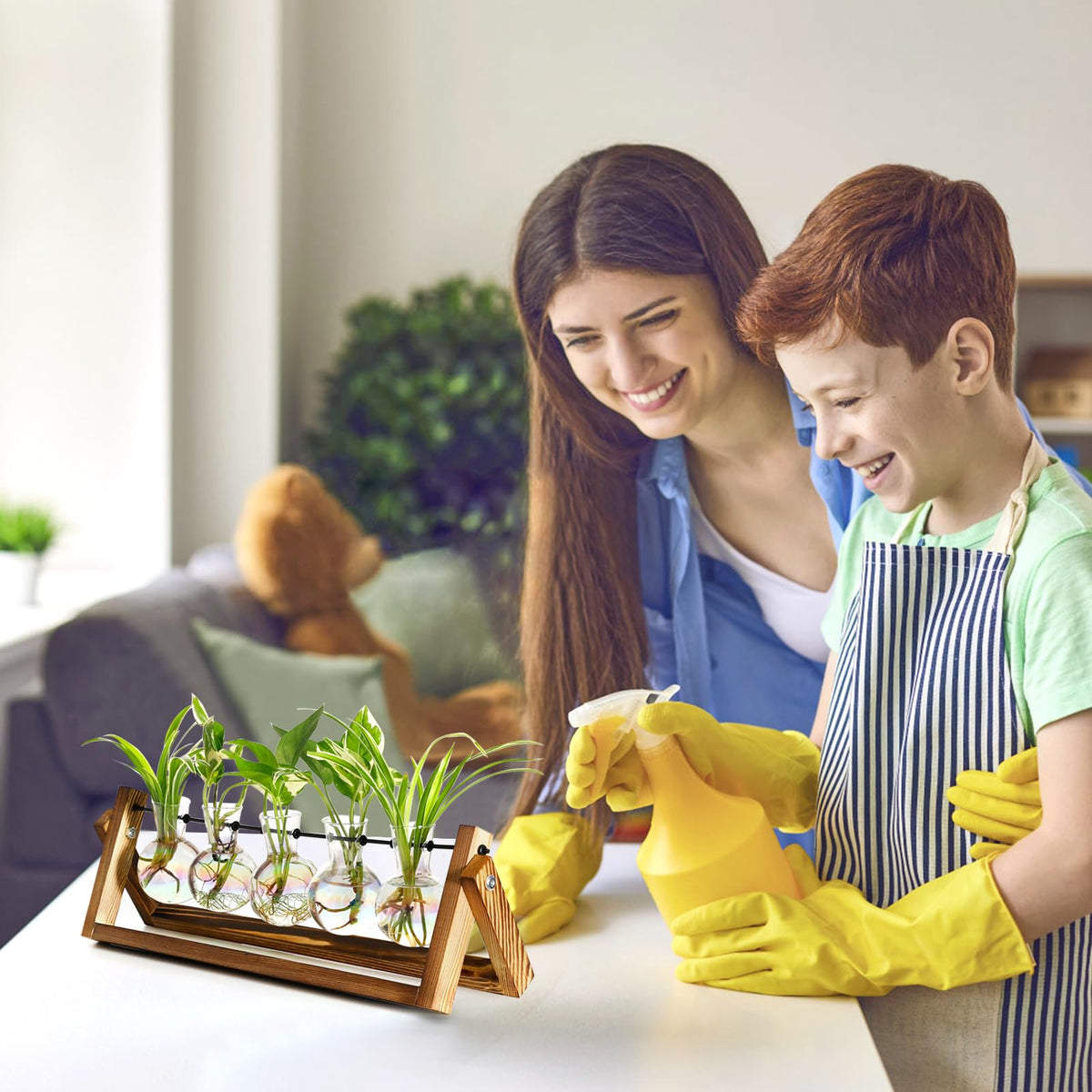 XXXFLOWER table top propagation station for easy plant cuttings and arrangements.