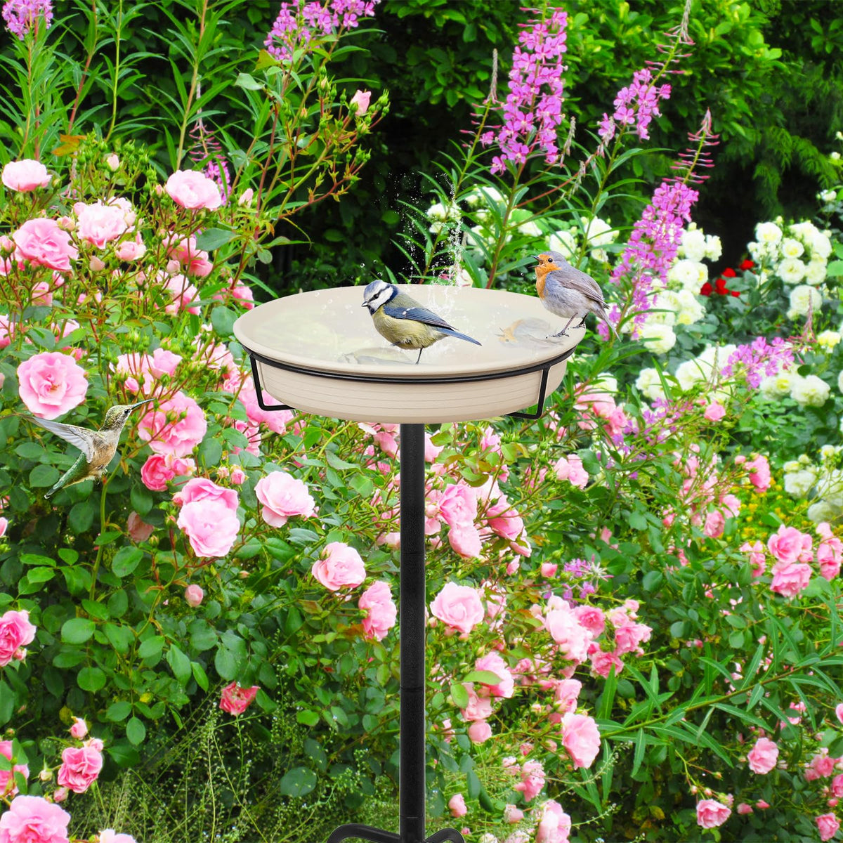 YALINKA easy-clean feature helps keep water fresh for visiting birds.