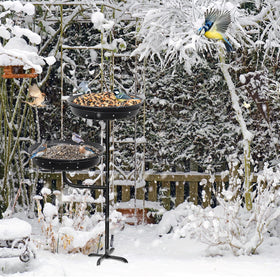YALINKA black garden decor that attracts wildlife and adds style.
