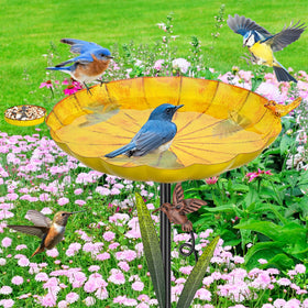 YALINKA metal bird bath with detachable stake base for outdoor gardens.