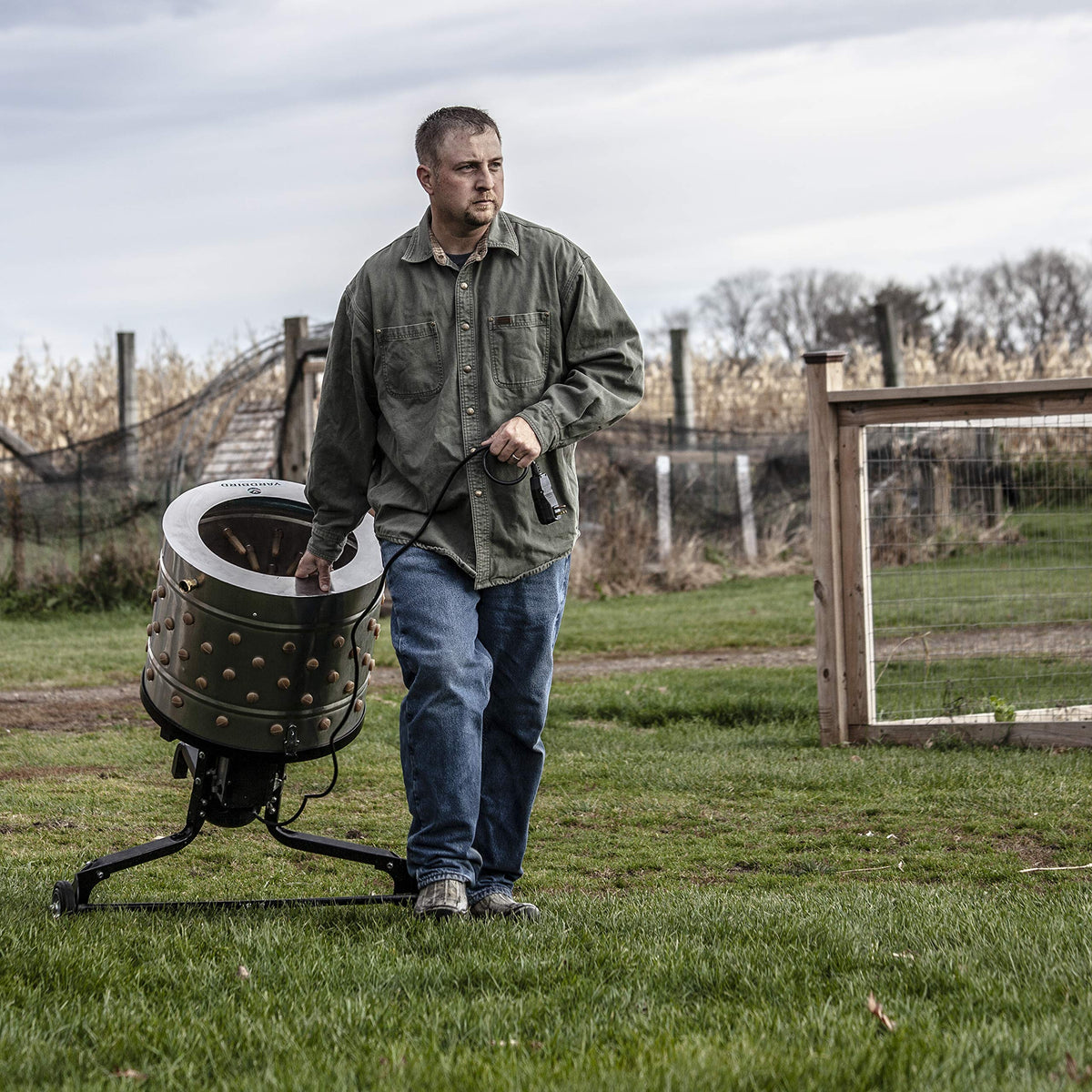 Yardbird 21833 1.5 HP motor delivers powerful processing