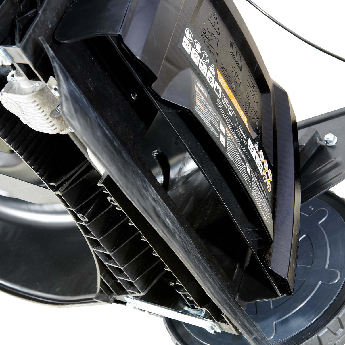 YARDMAX CVT six-speed lever provides tailored mowing pace.