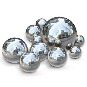 Yarlung gazing ball outdoor reflection 150mm creates a focal point