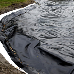 Yarlung UV-resistant liner endures sun exposure for long-lasting outdoor use.