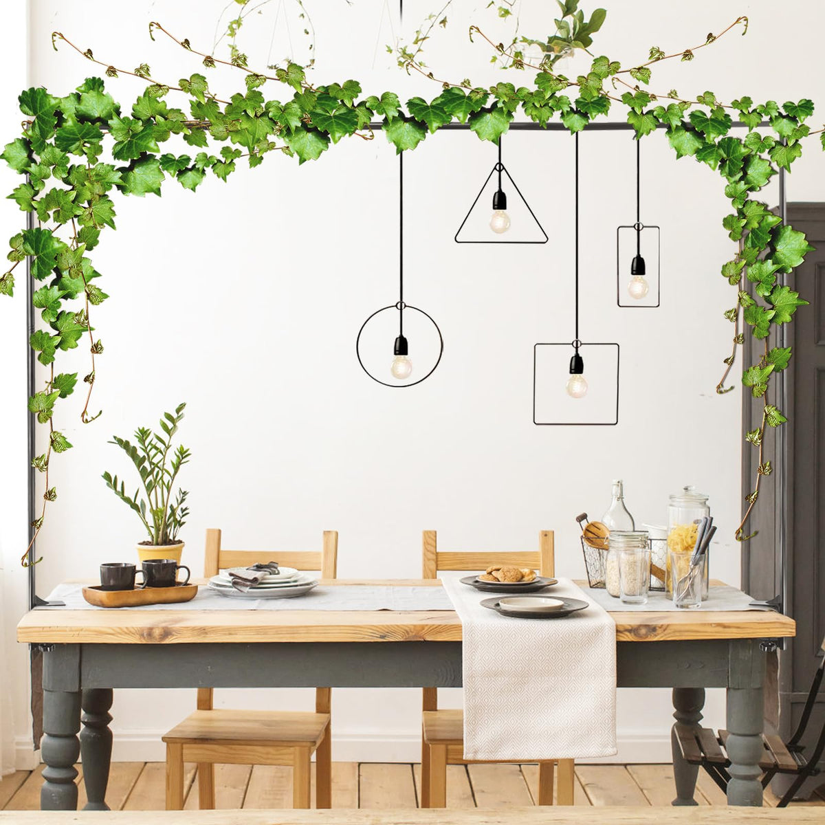 YASAJI upgraded triangular clamps provide sturdy support for heavy decorations